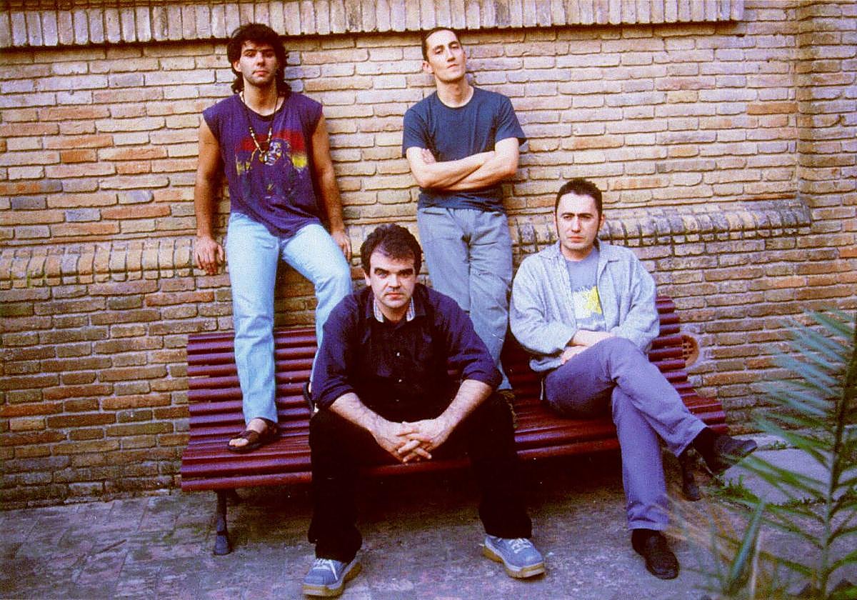 Joxe Ripiau taldeko kideak, 2000 urteko argazki batean.