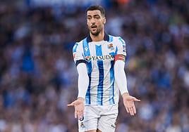 Si Mikel Merino ve tarjeta no jugará ante el Inter de Milán