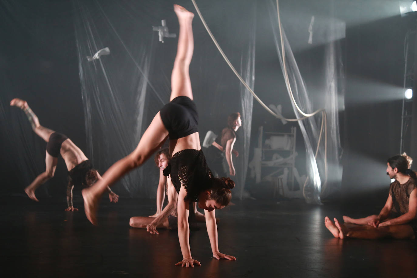 Ensayo general de la compañía ZircuSS