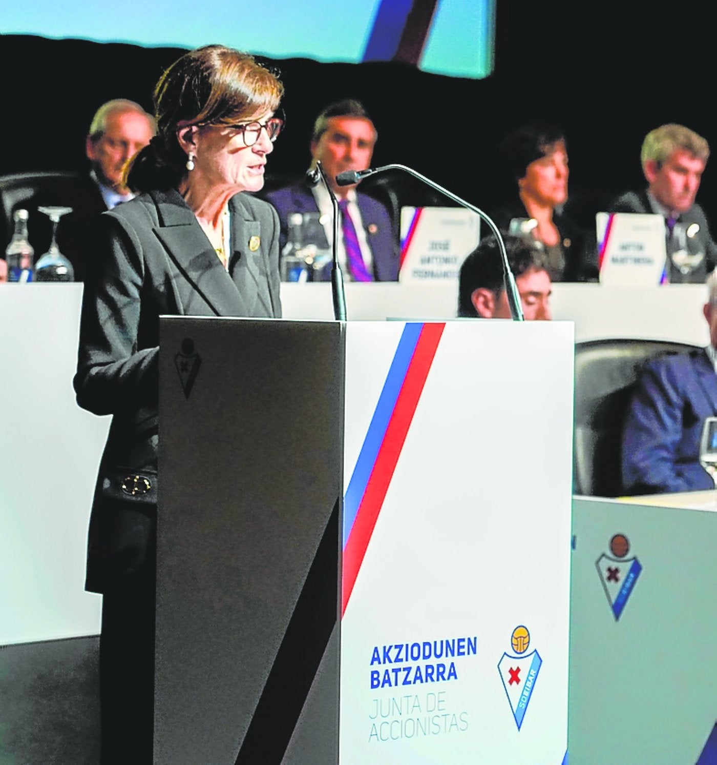 La presidenta, Amaia Gorostiza, durante su intervención en la Junta.