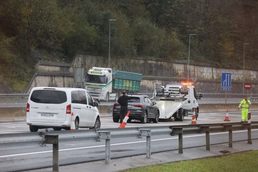 Un accidente múltiple colapsa la AP-8