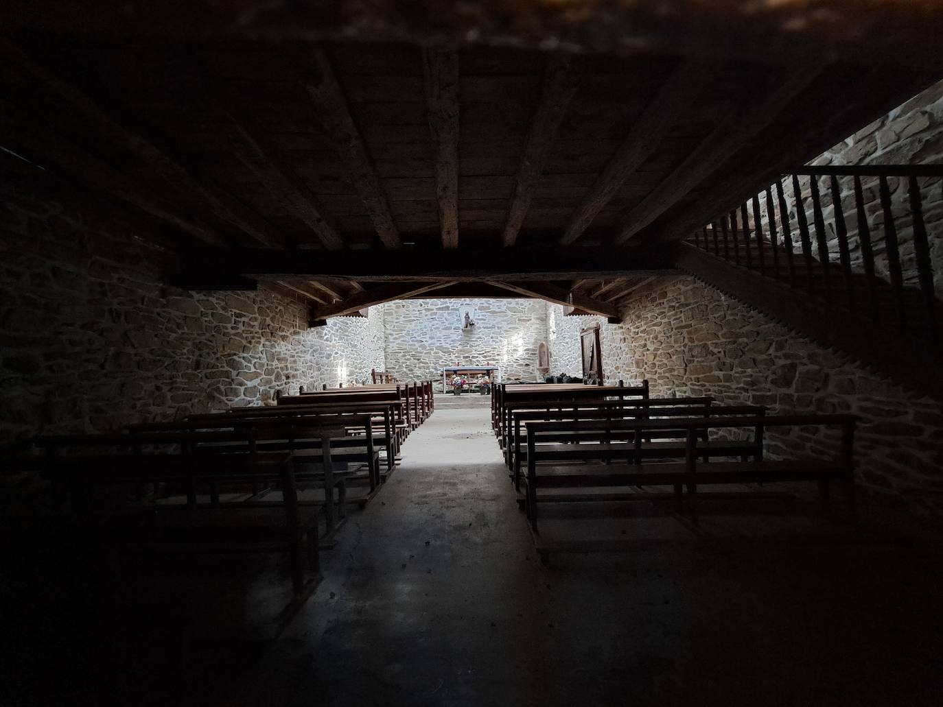 Leuneta. Baile entre betizus y niebla