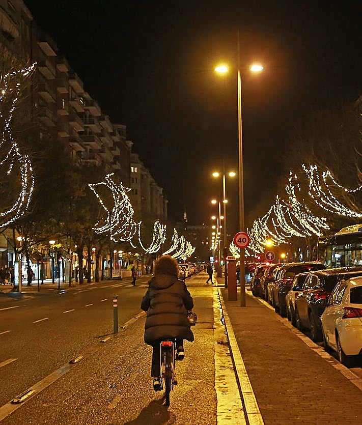 Imagen secundaria 2 - Iluminación en el Antiguo, Bidebieta y Amara.