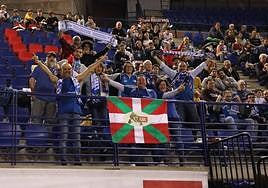Aficionados del Gipuzkoa Basket en Logroño.