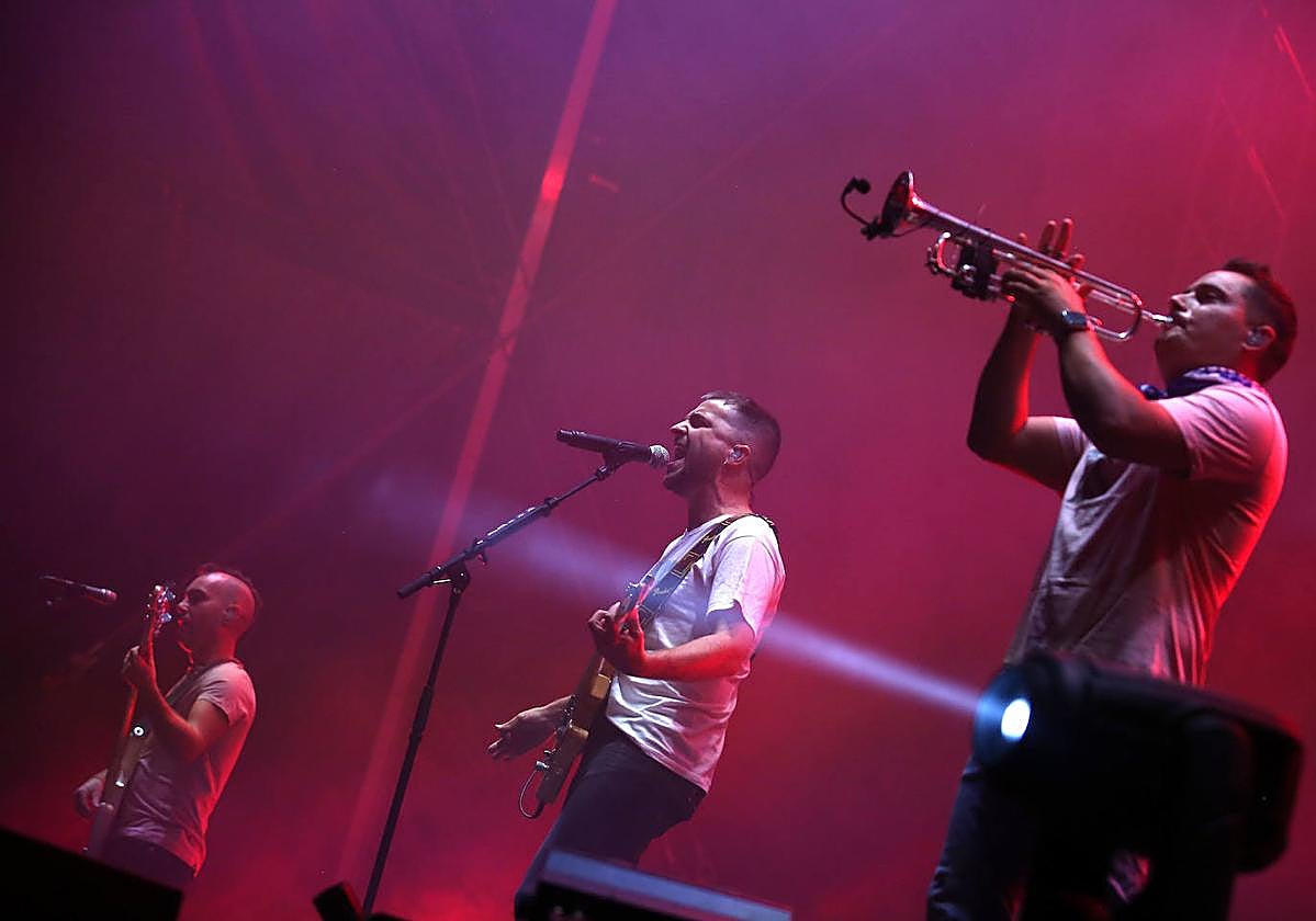 En Tol Sarmiento (ETS), uno de los grupos que más gente suele reunir en su stand.