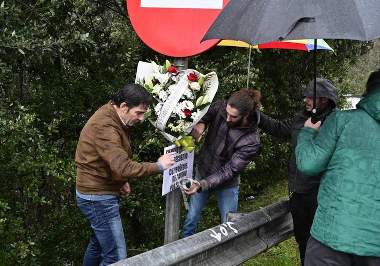 Familiares y amigos homenajean este martes a Ander S.C., uno de los fallecidos en el accidente de Lezo.