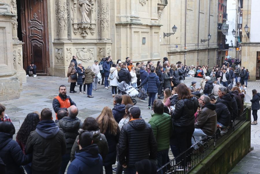Una Donostia soleada recibe a los turistas