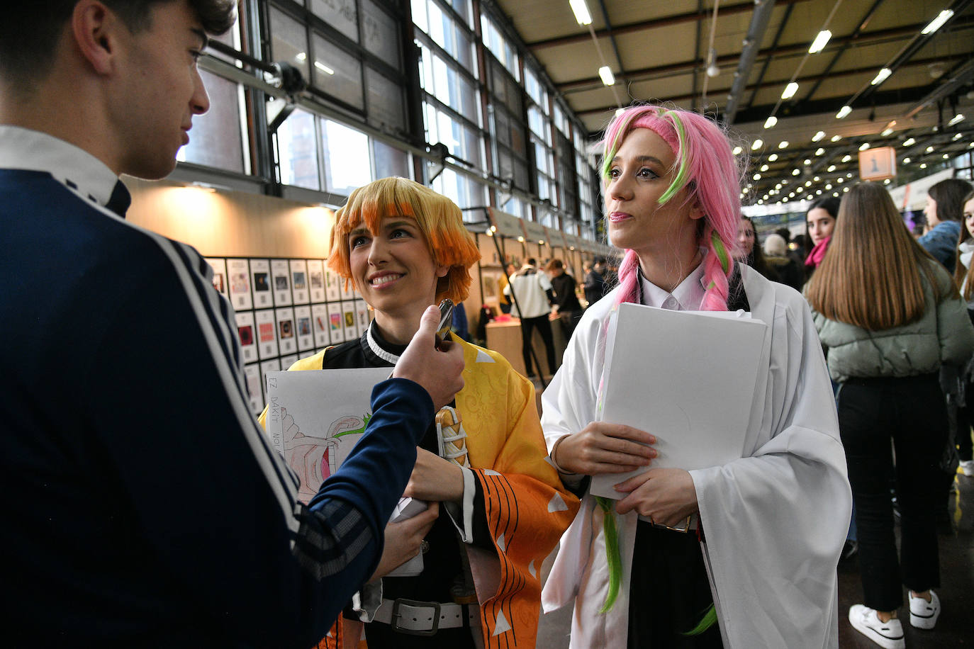 Durangoko Azokaren bigarren eguna: ikasle goiza, cosplay, gamers...