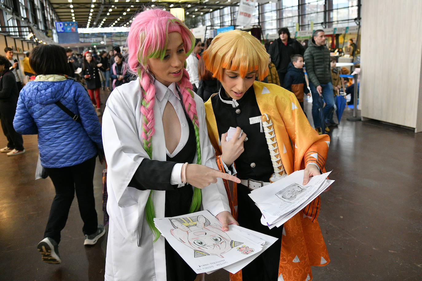Durangoko Azokaren bigarren eguna: ikasle goiza, cosplay, gamers...