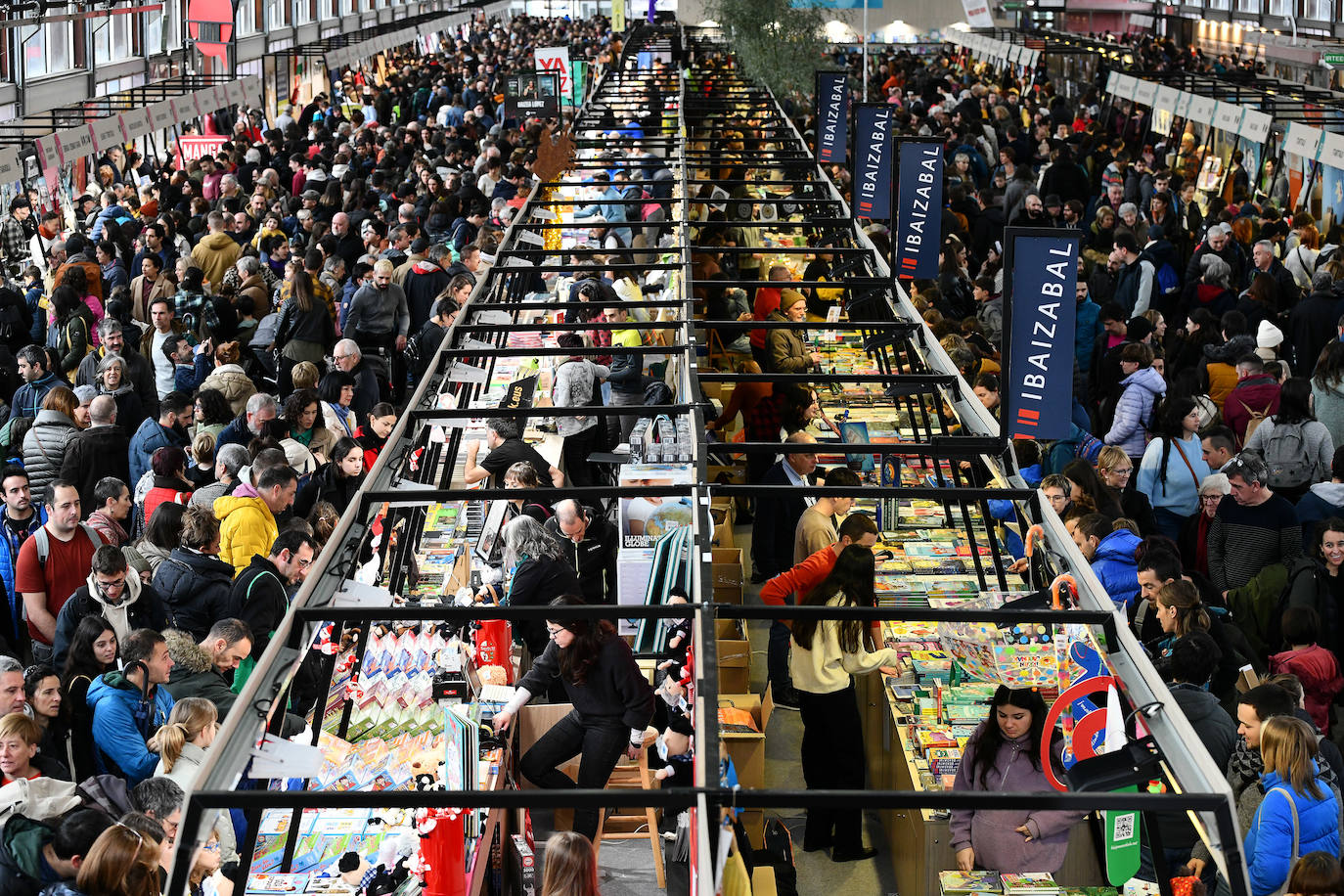 Durangoko Azokaren bigarren eguna: ikasle goiza, cosplay, gamers...