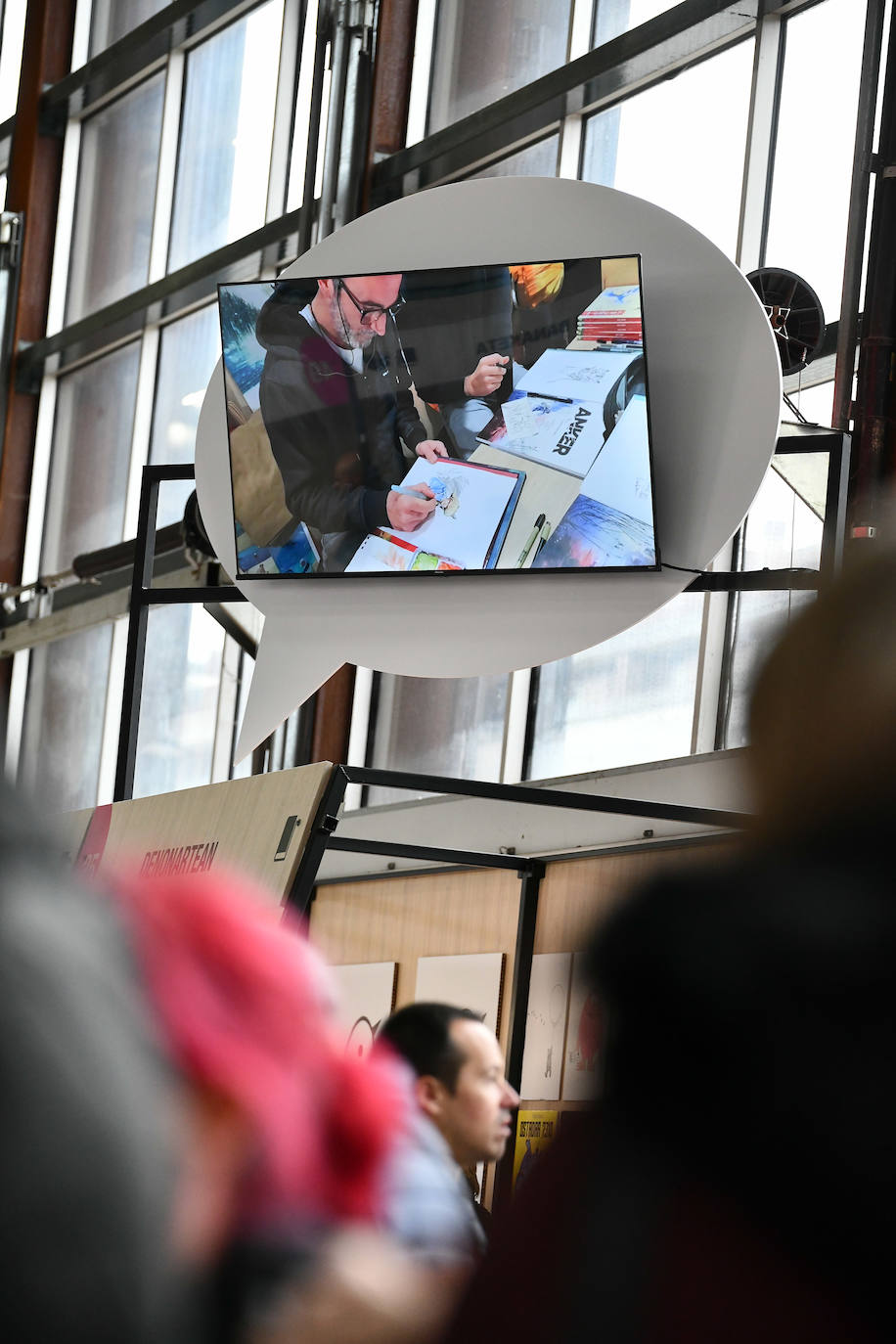 Durangoko Azokaren bigarren eguna: ikasle goiza, cosplay, gamers...