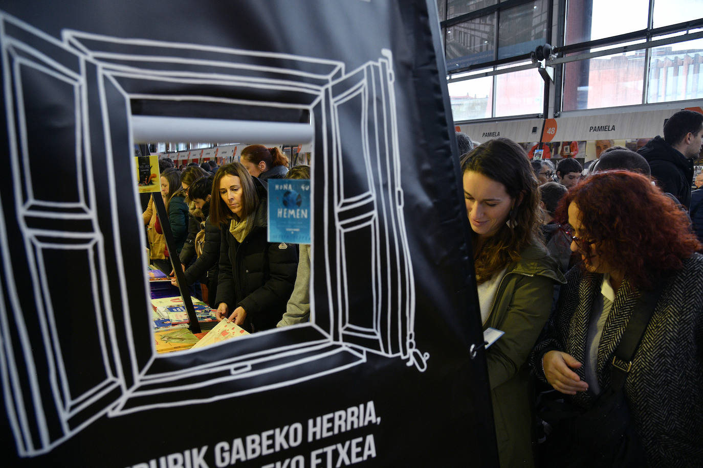 Durangoko Azokaren bigarren eguna: ikasle goiza, cosplay, gamers...