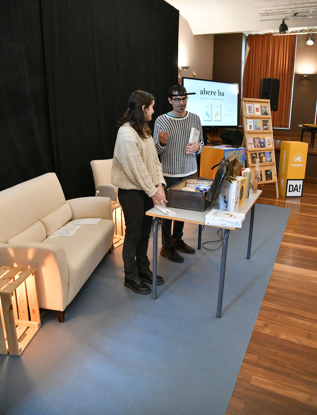 Durangoko Azokaren bigarren eguna: ikasle goiza, cosplay, gamers...