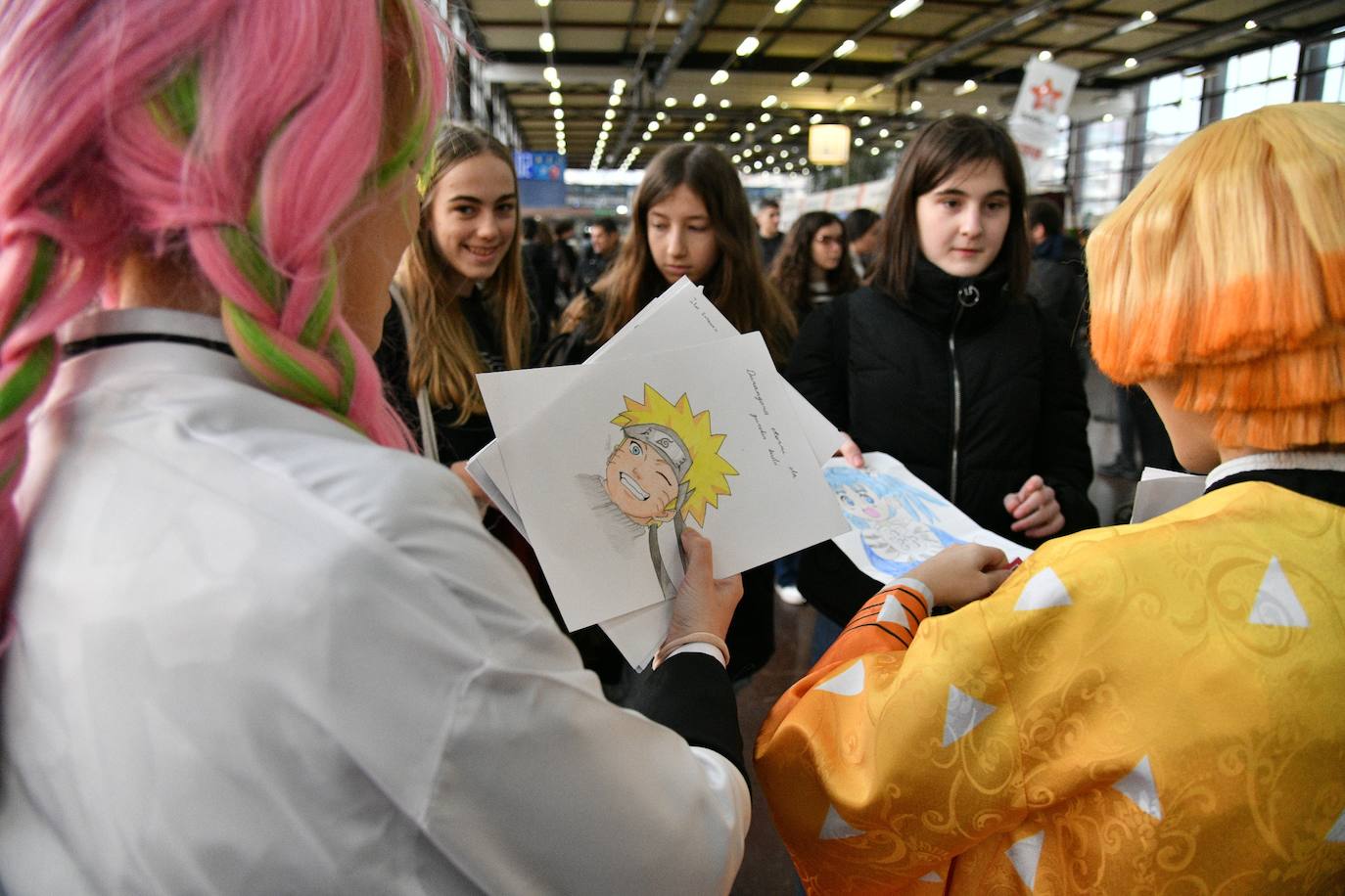 Durangoko Azokaren bigarren eguna: ikasle goiza, cosplay, gamers...