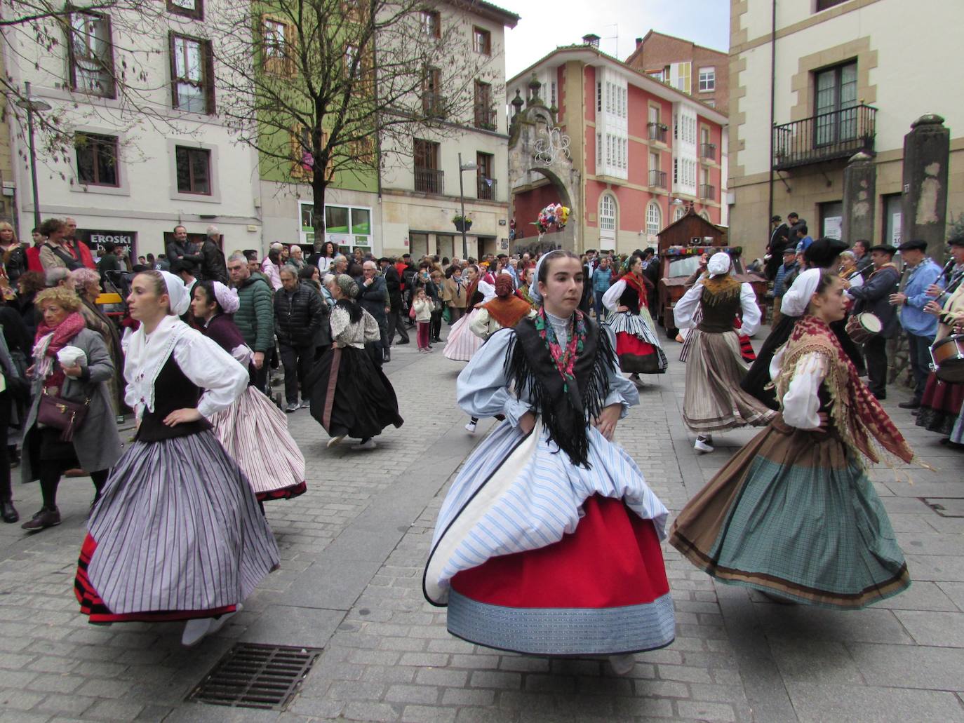 Feria egun handia beti bezala ekintza eta ikuskizun pilarekin etorriko da.