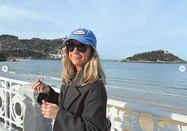 Blanca Pombo, en el paseo de La Concha de San Sebastián.