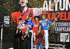 Argazkitik kenduko zirela uste genuean baina... Bai zera!