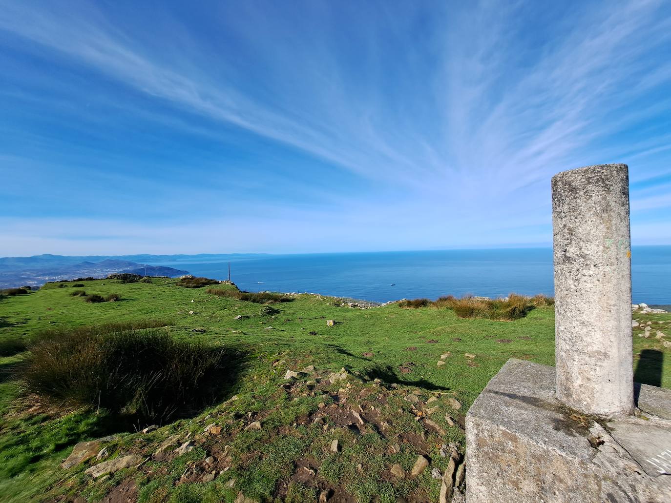 Un monte para mirar al mar