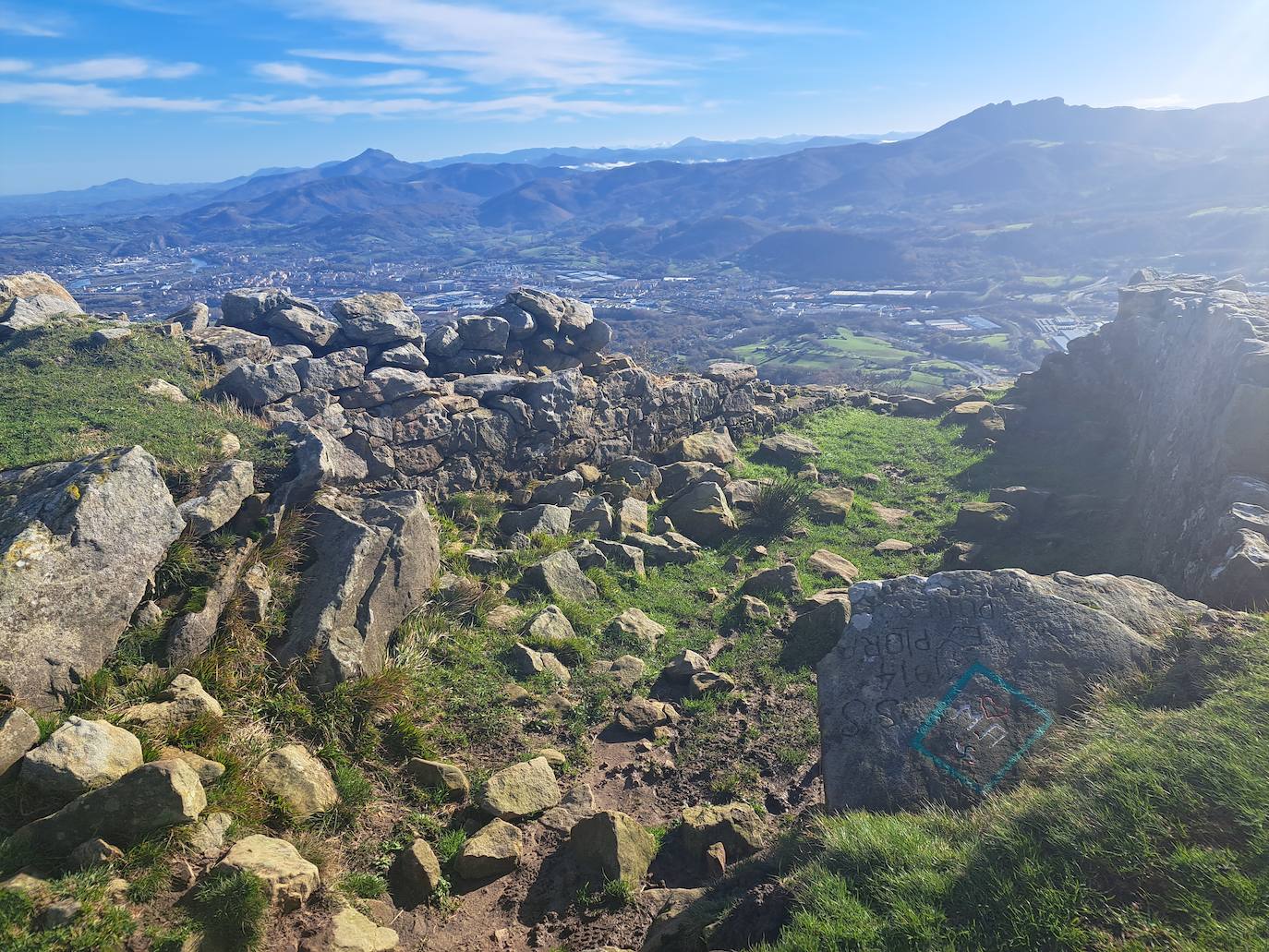 Un monte para mirar al mar