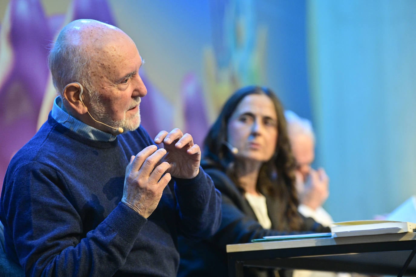 Azoka, jendez gainezka