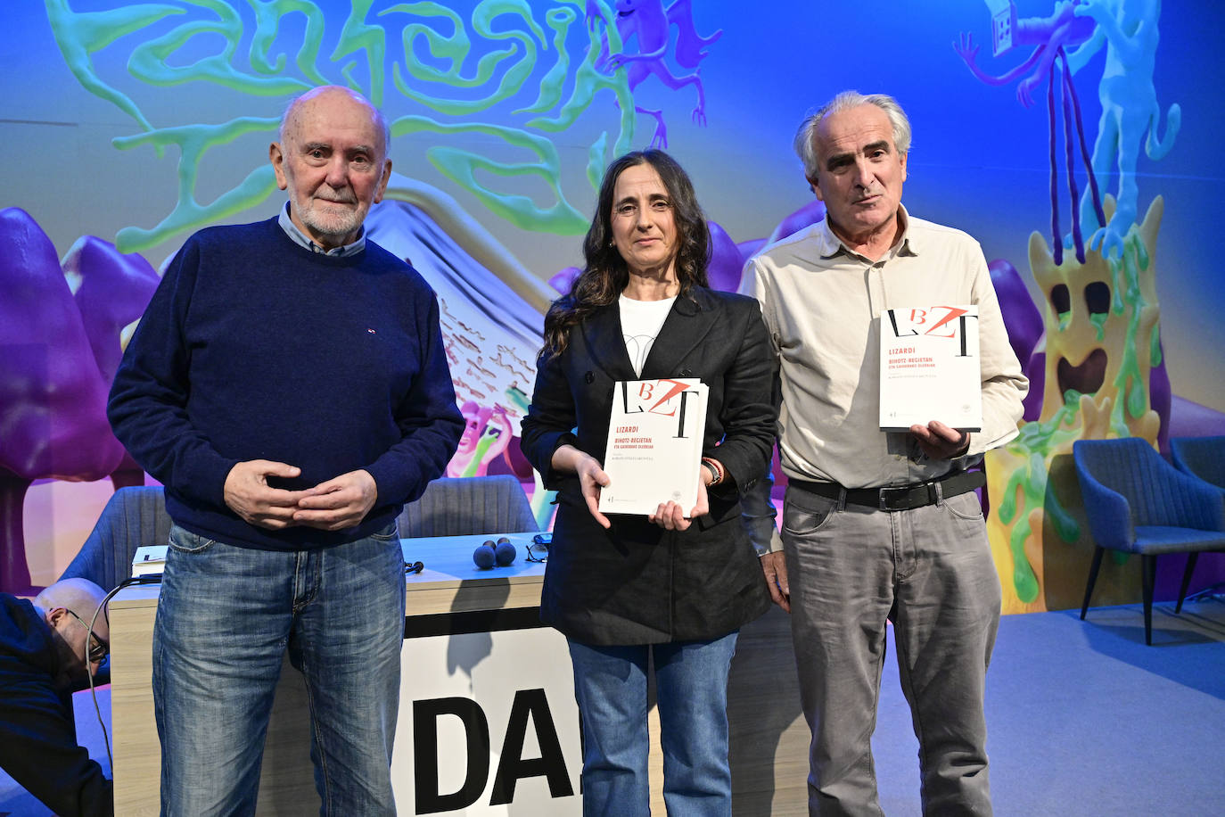 Azoka, jendez gainezka