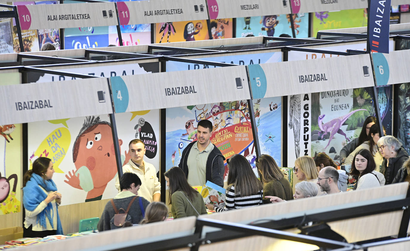 Azoka, jendez gainezka