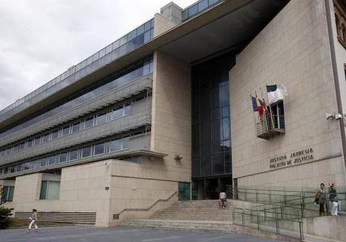 Imagen del palacio de Justicia, en Duque de Mandas.