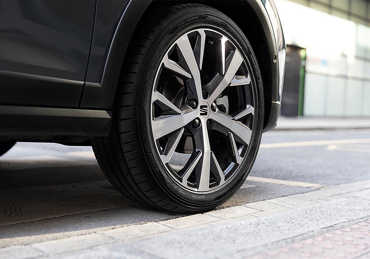 El perfil del modelo varía con la posibilidad de hasta siete tipos de llantas.