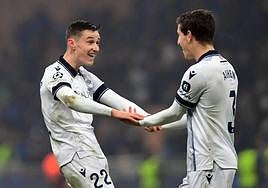 Turrientes y Aihen celebran en Milán el pase a octavos como primeros de grupo