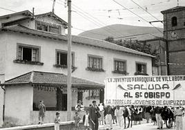 Edificio de la parroquia en 1951.