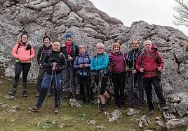 Montañeros del CD Eibar en la salida Aranzazu-Andarto-Leintz Gatzaga de la Senda del Pastoreo.