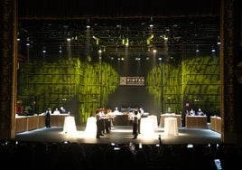 El escenario del Victoria Eugenia se convirtió en una original 'barra' en la Gala del Pintxo.