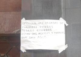 Mensaje de un ciudadano anónimo en la calle Azkuene de Pasaia.