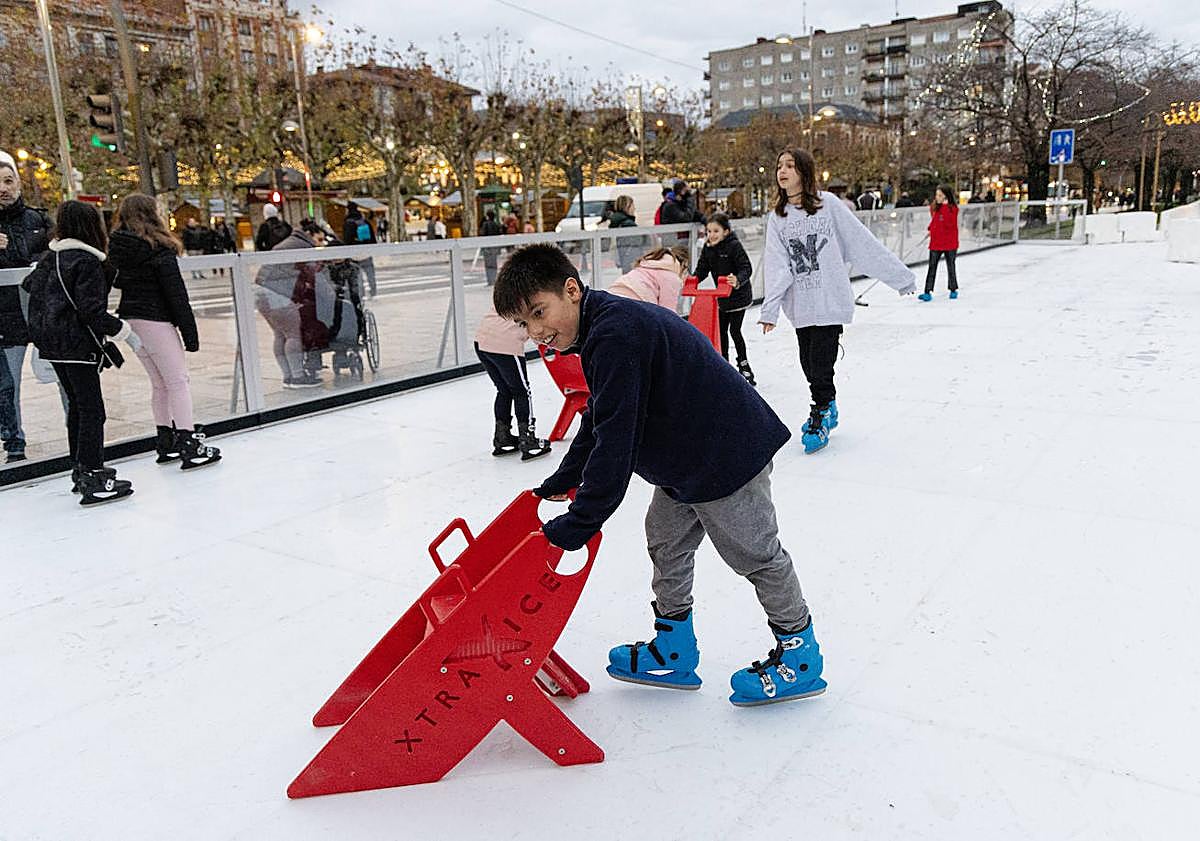 Imagen principal - Irun celebrará la Navidad por todo lo alto. 