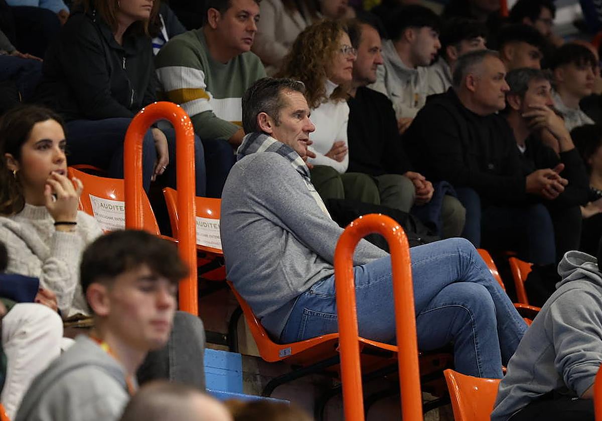 Iñaki Urdangarin, este sábado en la grada de Artaleku.