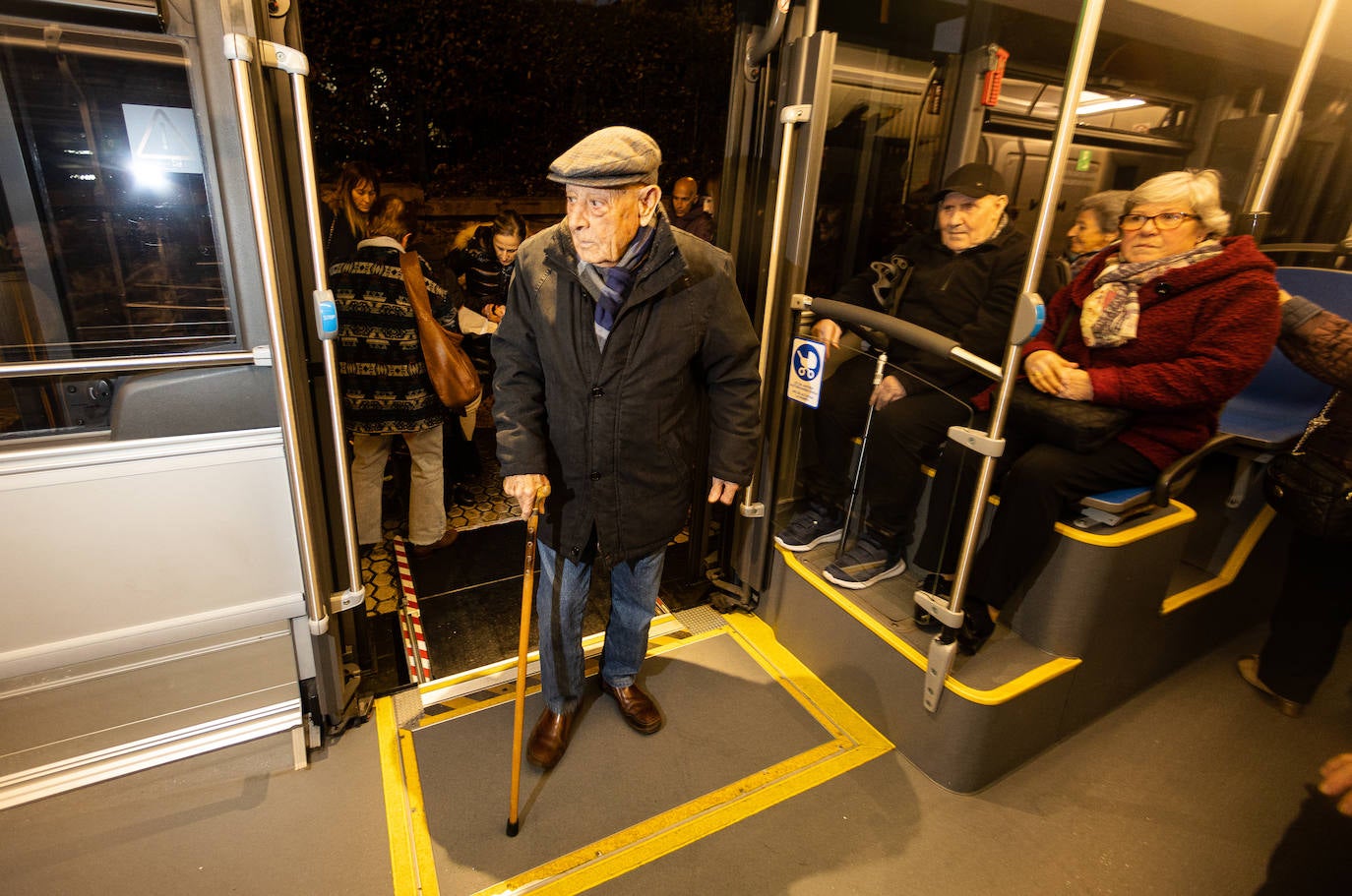 La Donostia navideña a bordo de un autobús