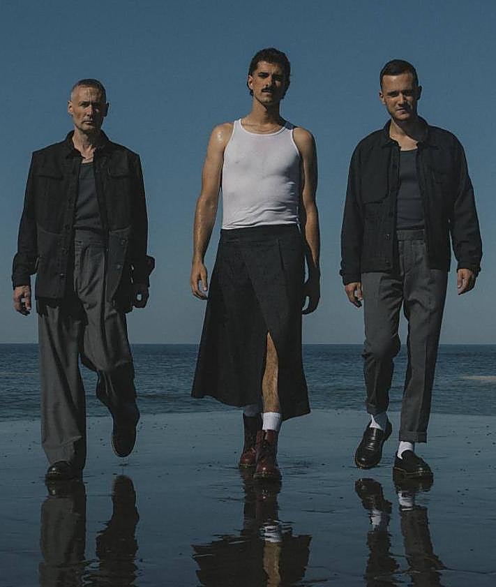 Imagen secundaria 2 - La última visita de Belle and Sebastian a Donostia fue en 2013 cuando actuaron en el escenario de la playa de la Zurriola, en el Jazzaldia (1). Kiril Petrenko, director titular de la Filarmónica de Berlín, debutará en Donostia (2). Bulego actuaron en la pasada Semana Grande ante 15.000 espectadores (3).