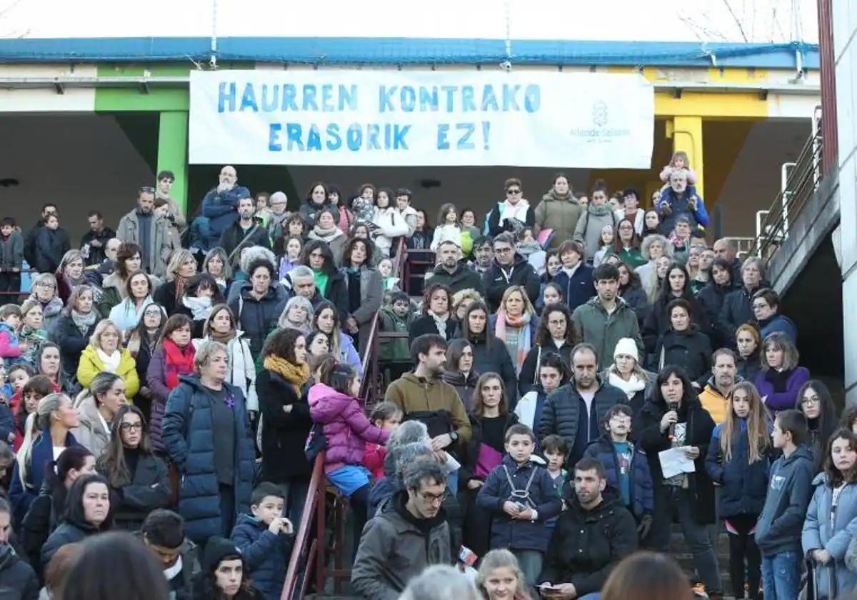 Concentración este lunes en un centro educativo de Gernika