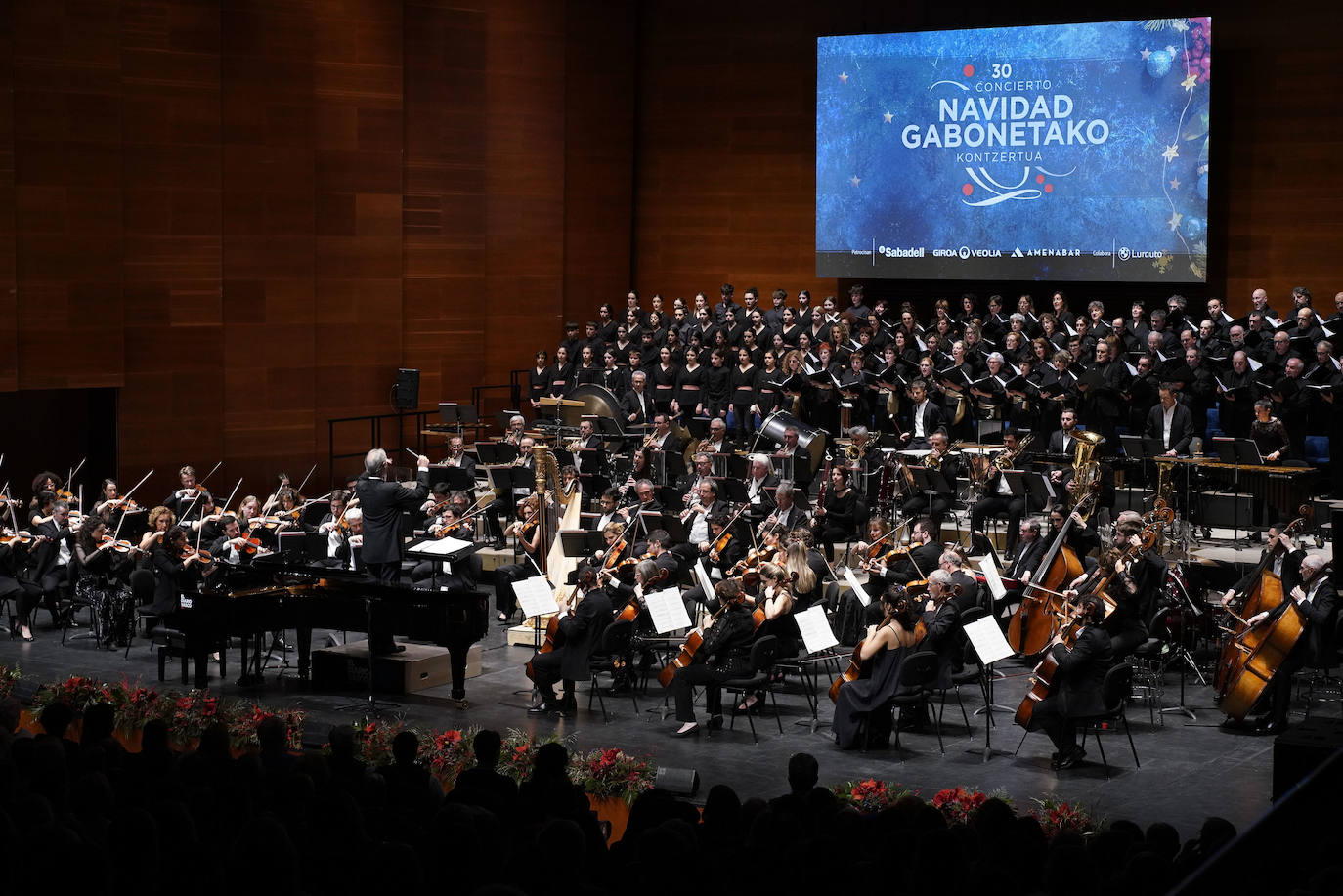 Un Kursaal repleto disfrutó con el concierto