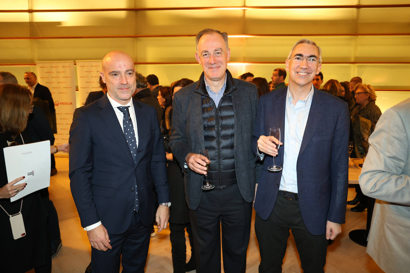 La Escuela de Ingeniería Tecnun, de la Universidad de Navarra, estuvo representada por su director, Raúl Antón, y el catedrático Tomás Gómez-Acebo. 