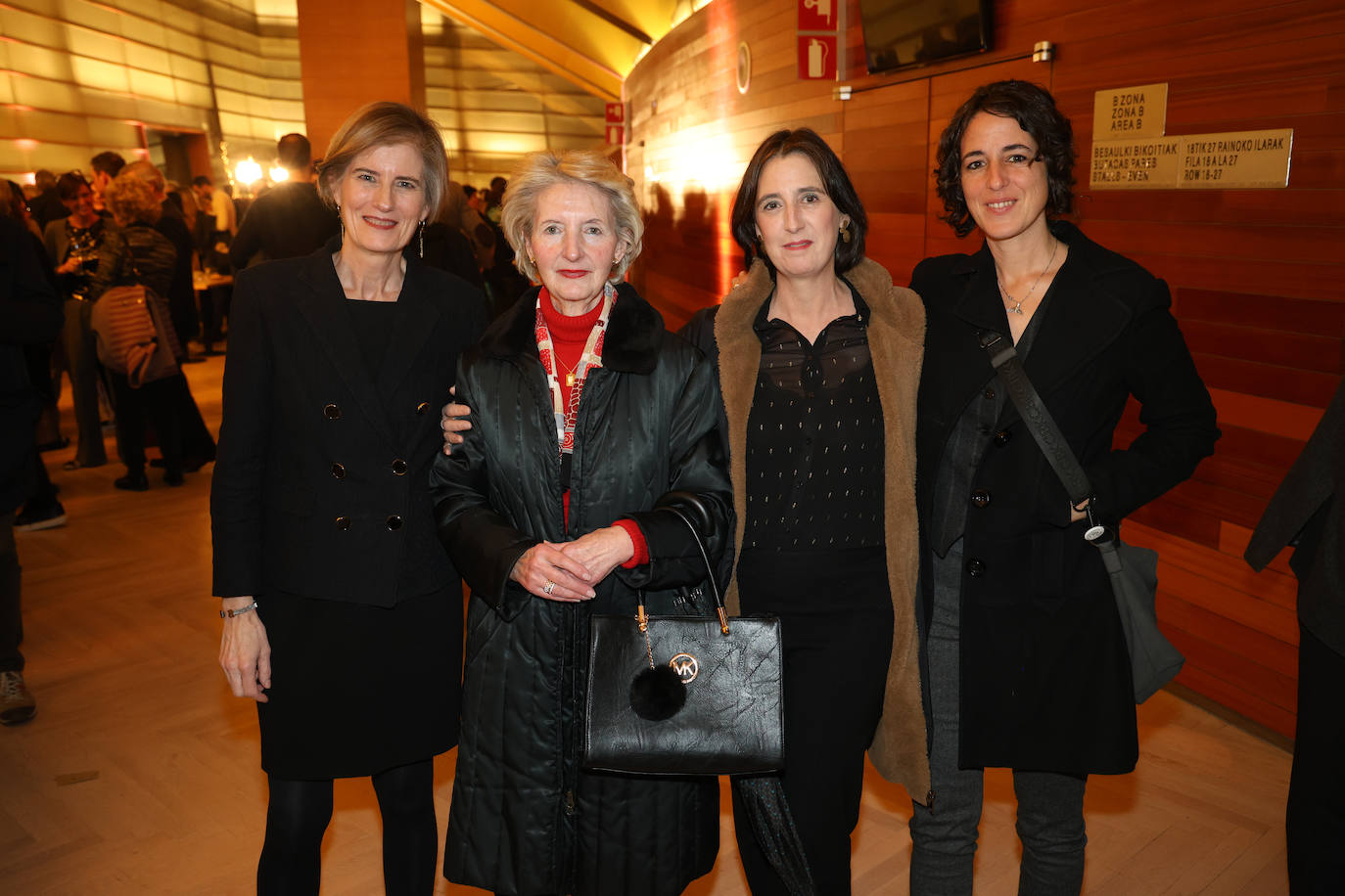 Amaia Ros, Arrate Cortázar (madre de Aitor Zabaleta), Nuria Ibarluzea y Miren Zabaleta (hermana de Aitor Zabaleta).