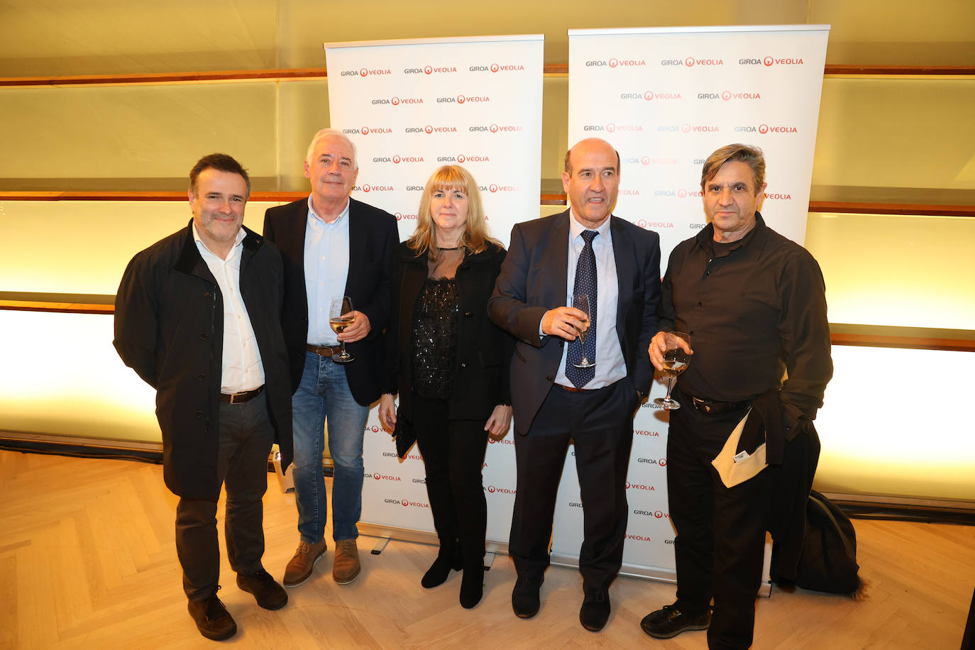 De Giroa Veolia acudieron Xabier Goenaga, Antonio Arraiza, Ines Castellví, Juanma Taracena y José Antonio Arcocha.