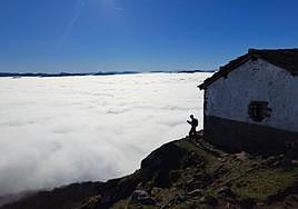 Graxen se acercó desde Arantza hasta la cima de Mendaur y se encontró con un mar de nubes.