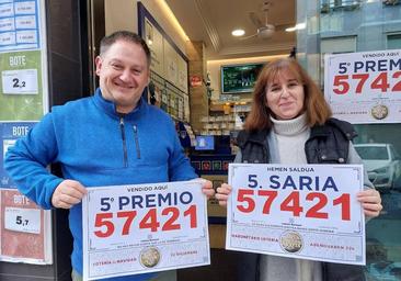 'Sirimiri' de euros en Lasarte-Oria: «Está pasando mucha gente a curiosear»