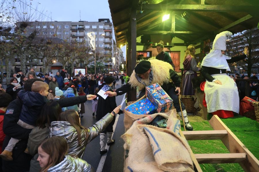 Las mejores imágenes del paso de Olentzero por Irun
