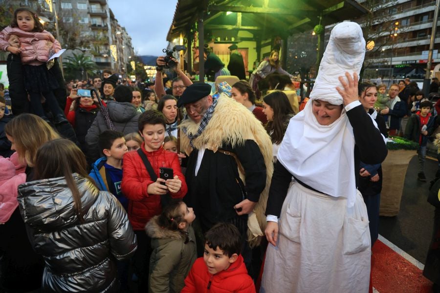 Las mejores imágenes del paso de Olentzero por Irun