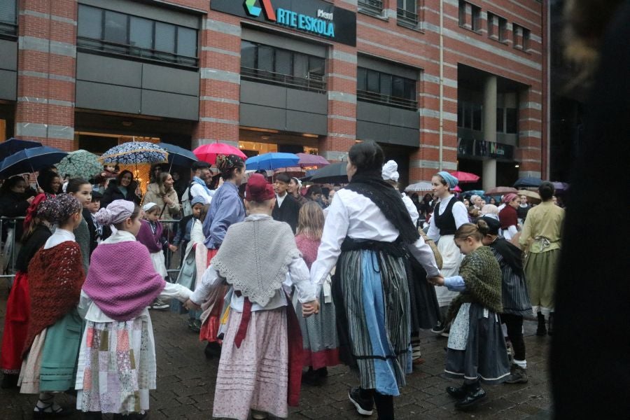 El paso de Olentzero por Errenteria, en imágenes