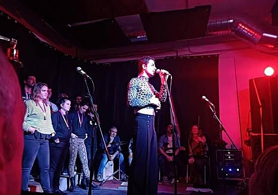 Aner Peritz, Zintzarria lepoan duela, Kopla Txapelketan.