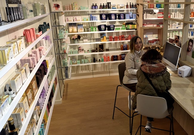 En Farmacia Riberas Botika existe un espacio de atención personalizada en dermocosmética