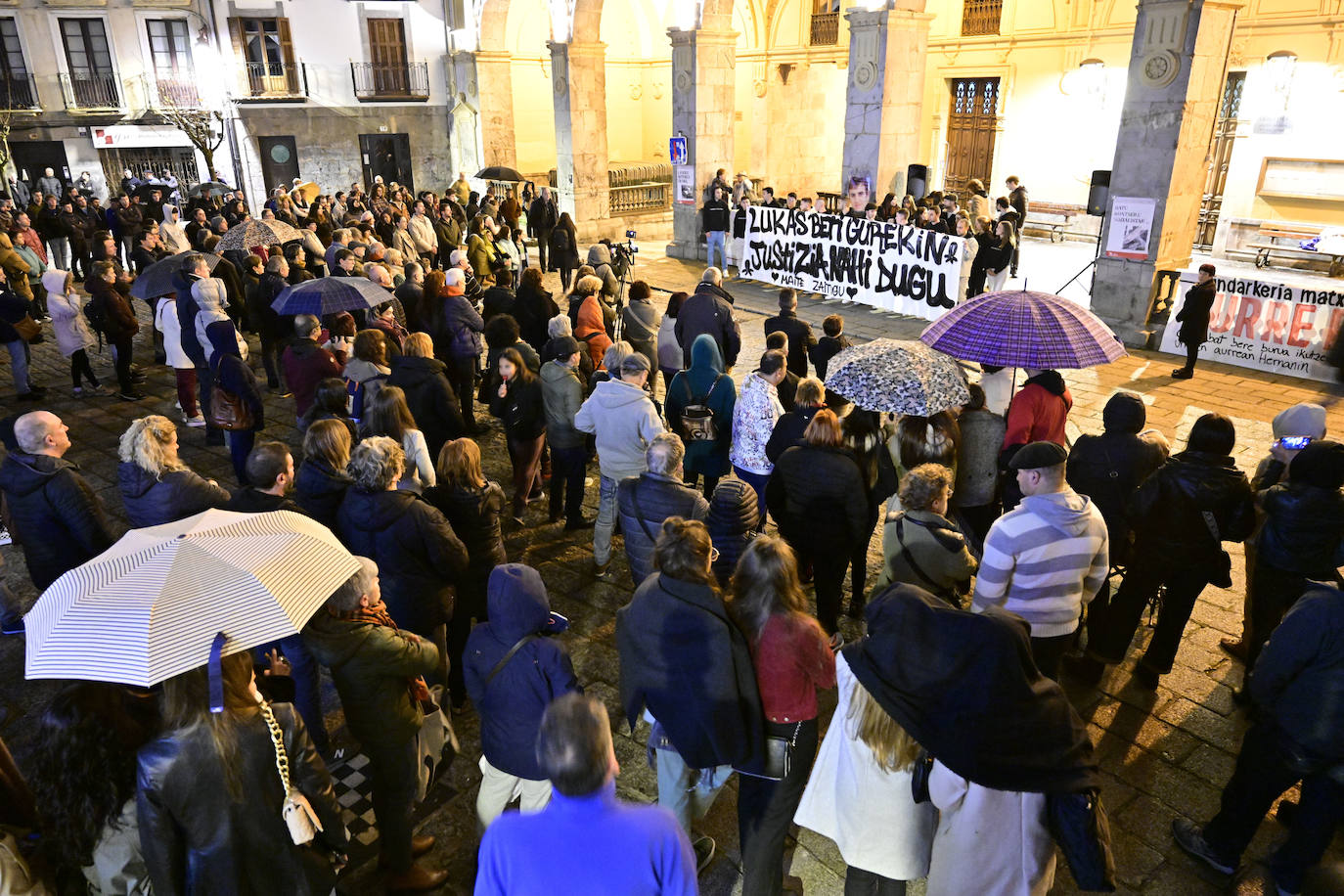 Emotivo homenaje a Lukas Agirre en Hernani